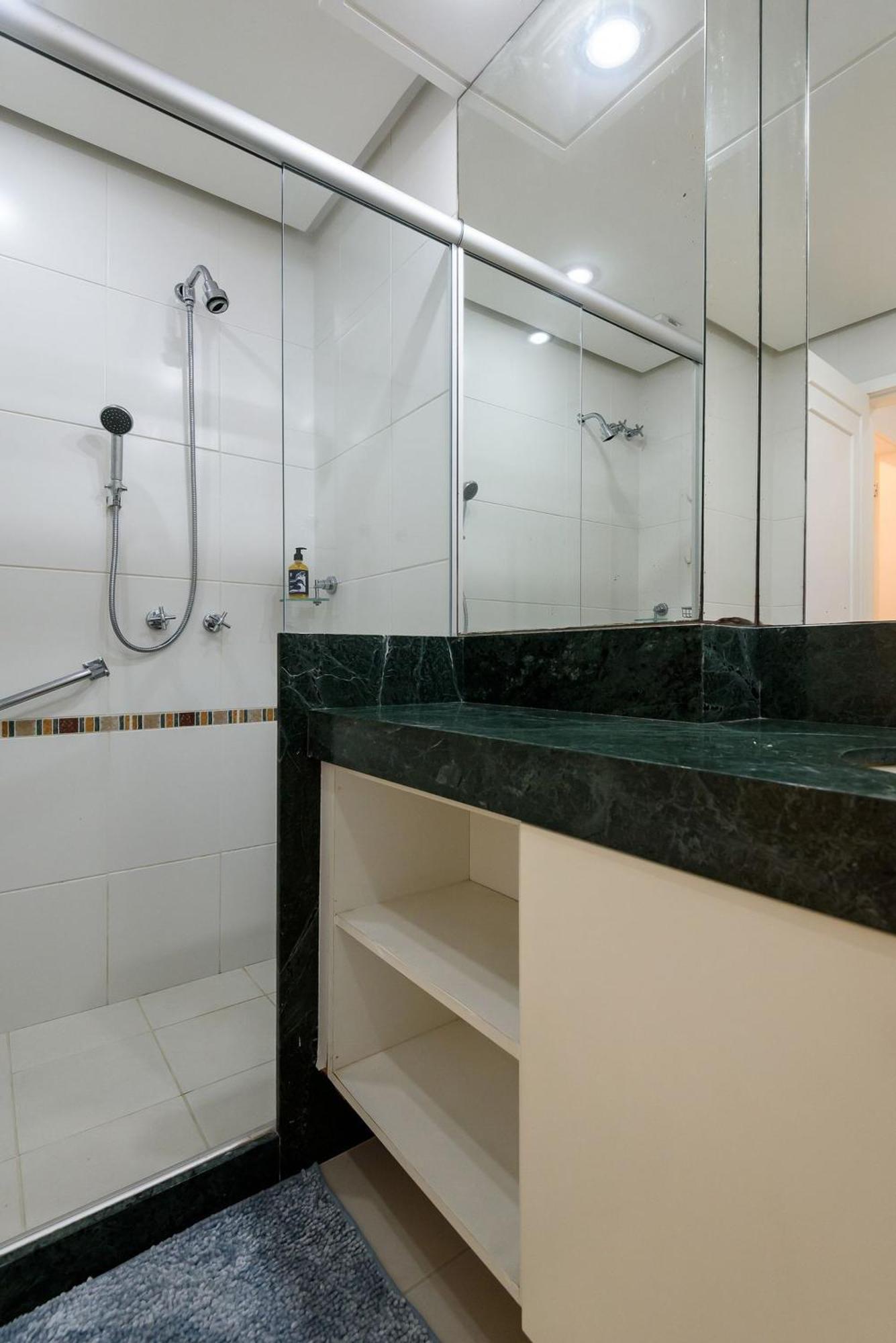 Apartamento Charme Carioca Com 3 Quartos Em Ipanema|gc 126/503
