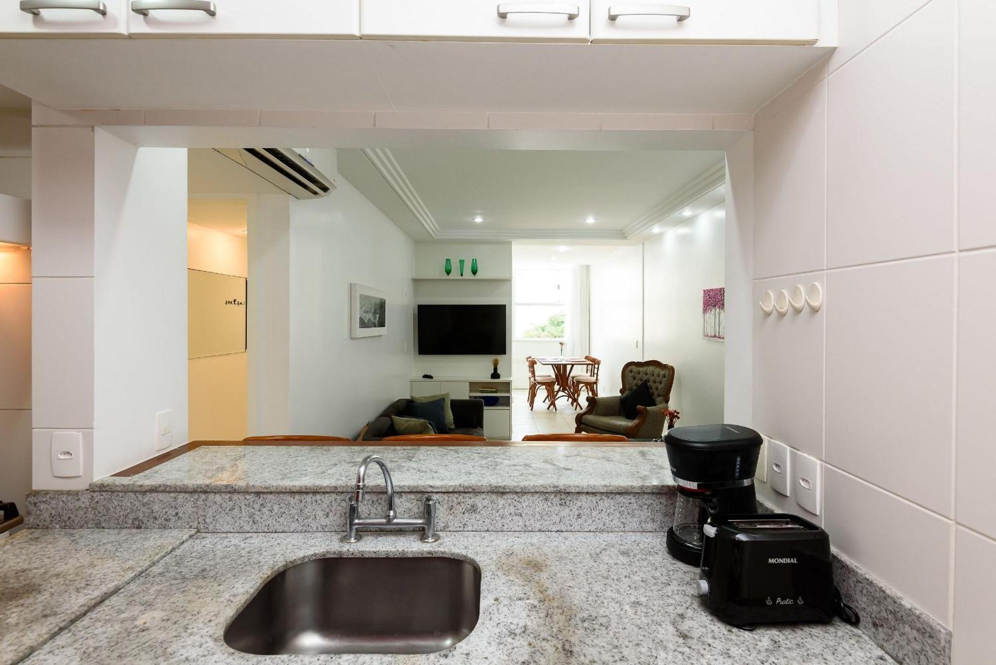 Charme Carioca Com 3 Quartos Em Ipanema|gc 126/503 *