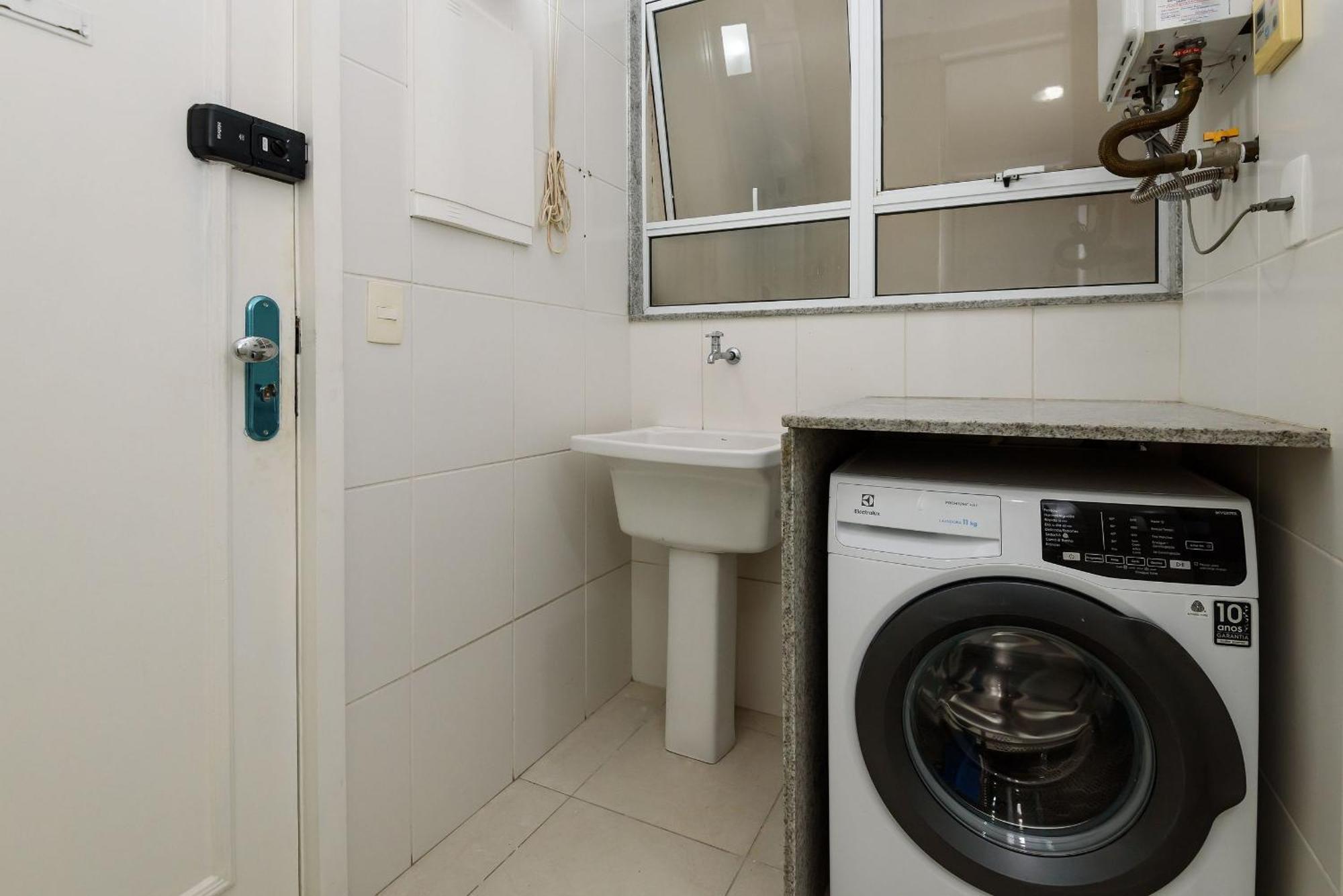 Apartamento Charme Carioca Com 3 Quartos Em Ipanema|gc 126/503 *